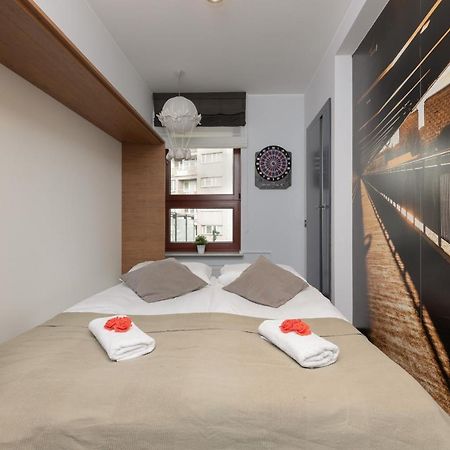 Warsaw Srodmiescie Riverside Three-Bedroom Apartment By Renters Eksteriør billede