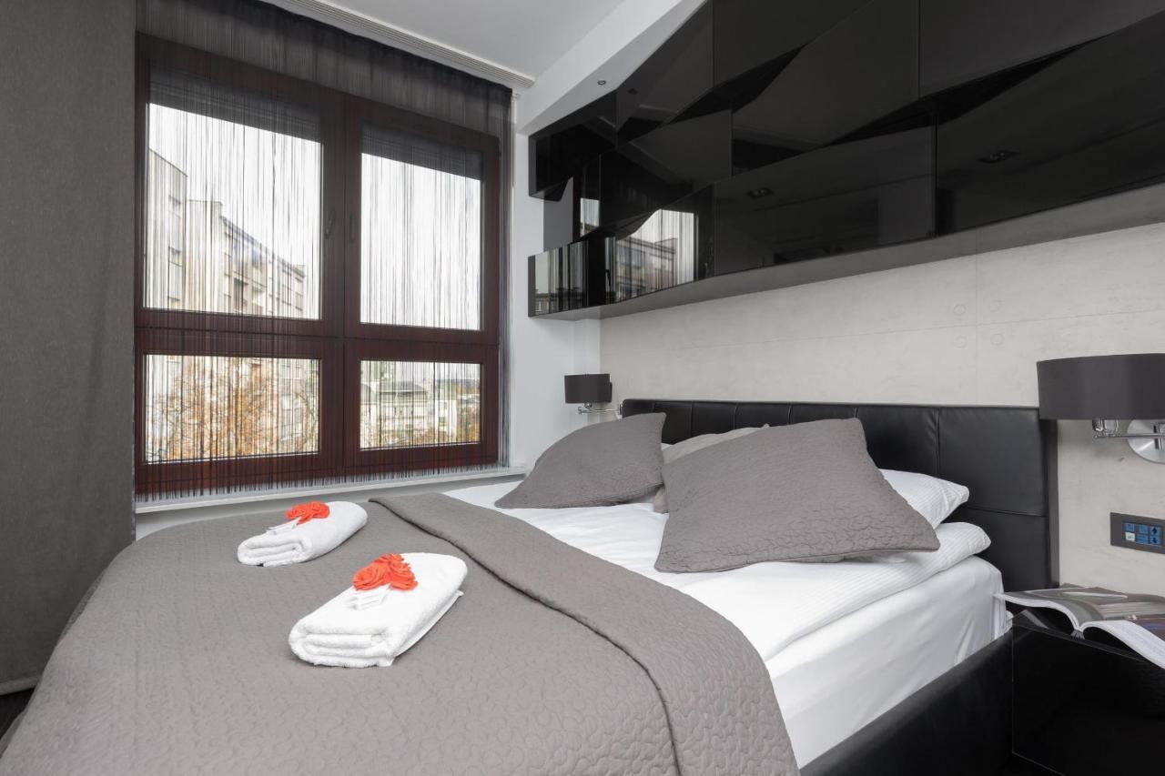 Warsaw Srodmiescie Riverside Three-Bedroom Apartment By Renters Eksteriør billede