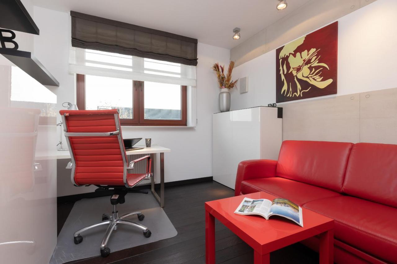 Warsaw Srodmiescie Riverside Three-Bedroom Apartment By Renters Eksteriør billede