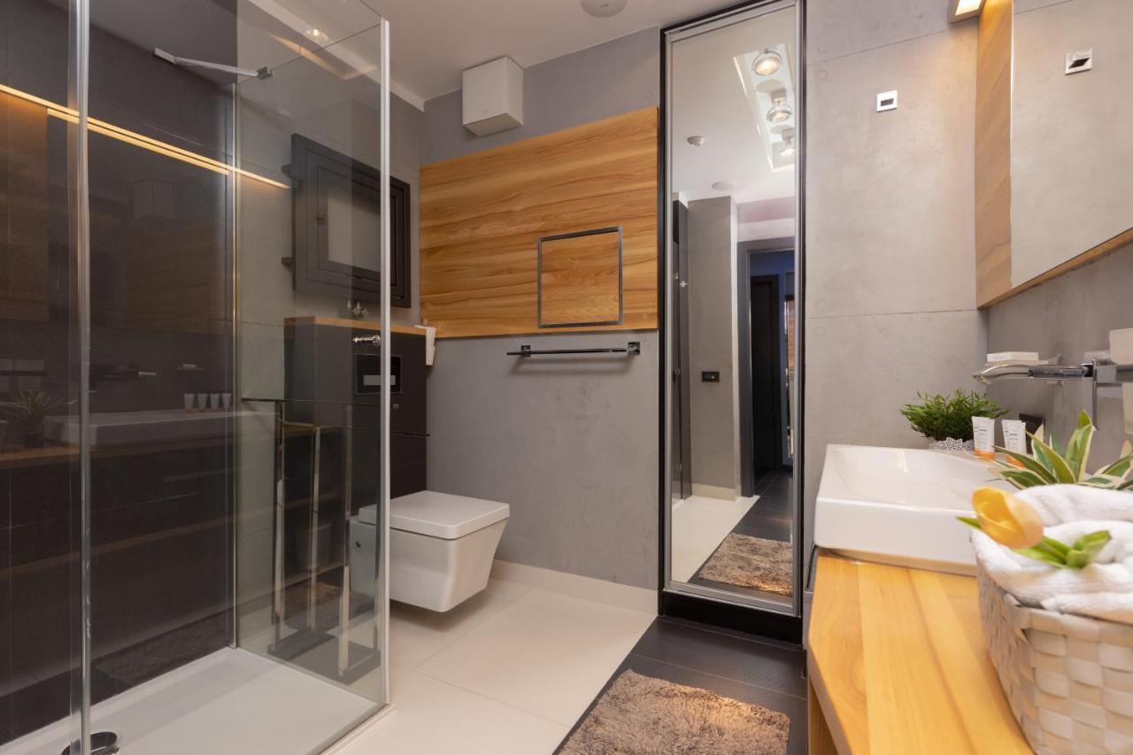 Warsaw Srodmiescie Riverside Three-Bedroom Apartment By Renters Eksteriør billede